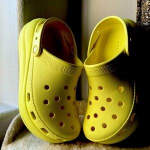 Platform crocs size 9 great condition